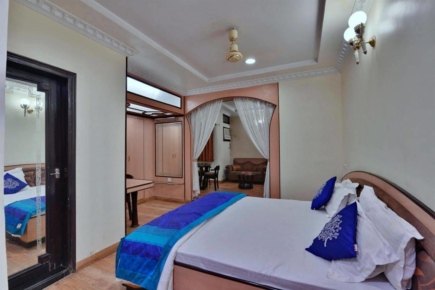 Hotel Kanishka Raipur  Ngoại thất bức ảnh