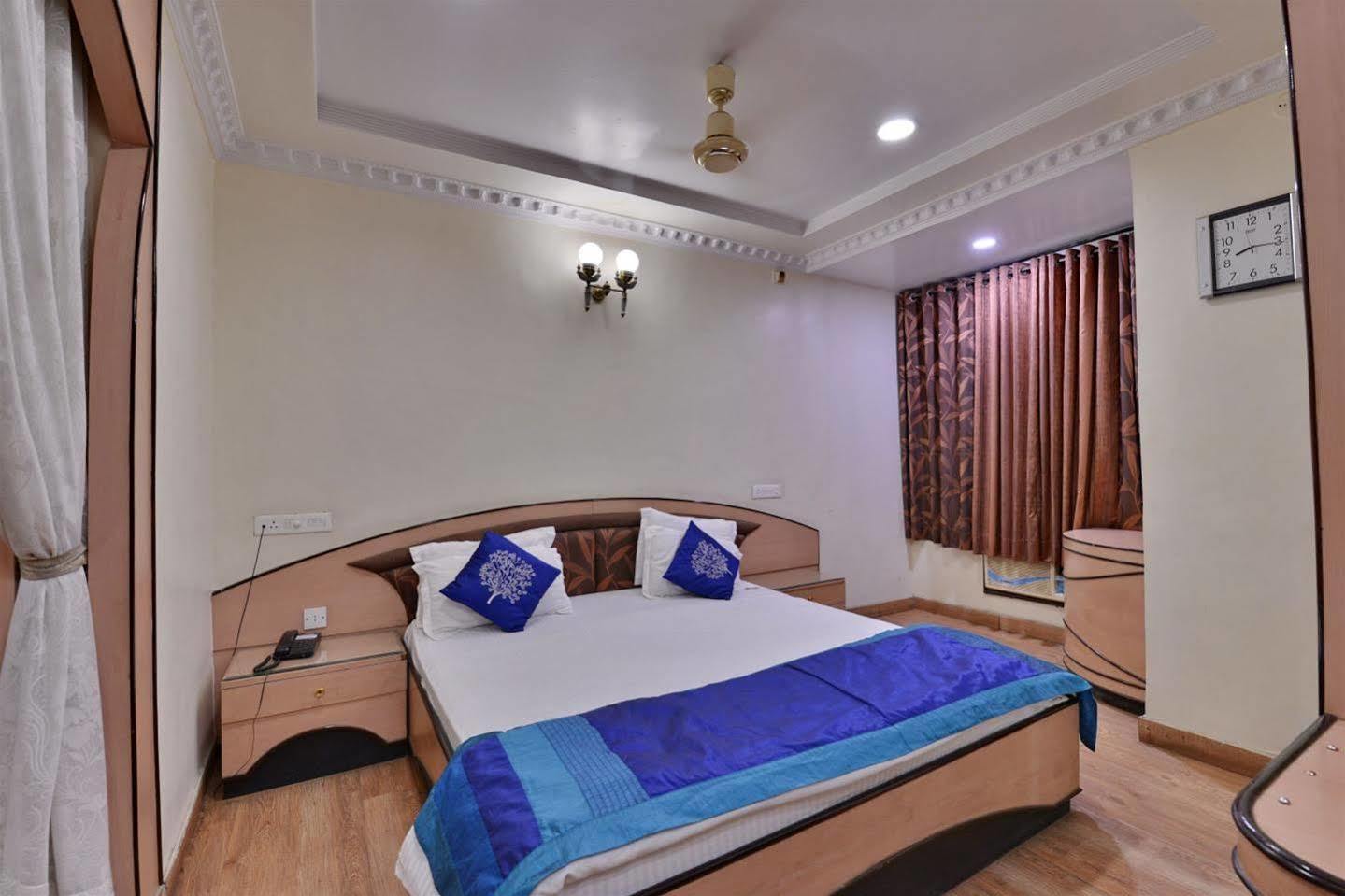 Hotel Kanishka Raipur  Ngoại thất bức ảnh