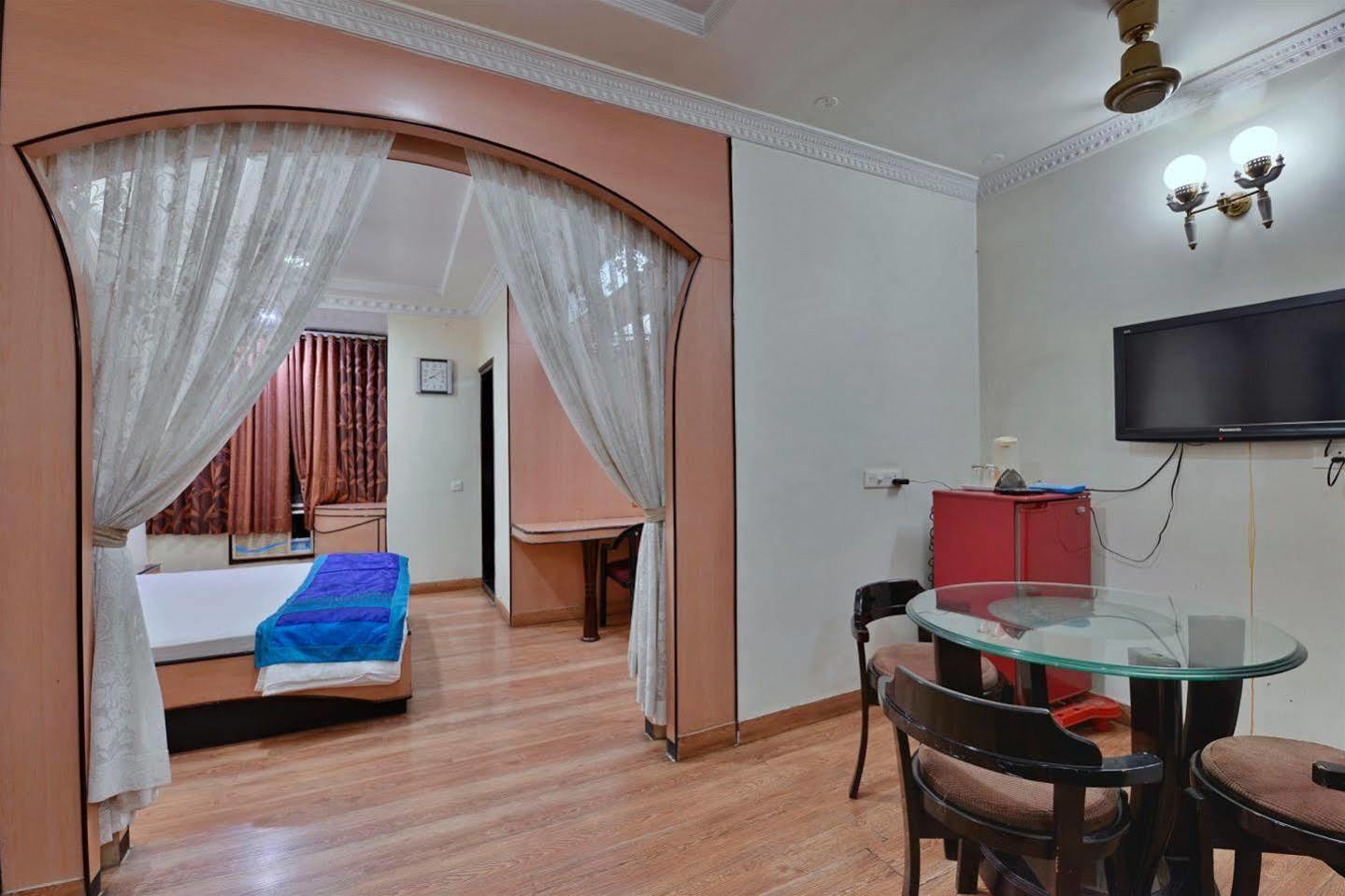 Hotel Kanishka Raipur  Ngoại thất bức ảnh