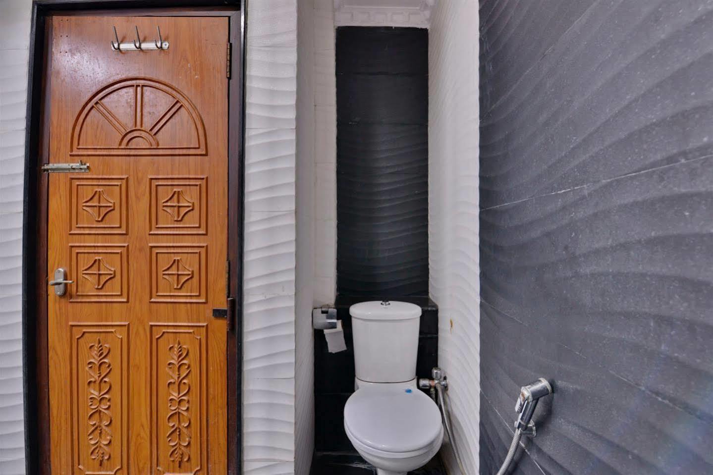 Hotel Kanishka Raipur  Ngoại thất bức ảnh