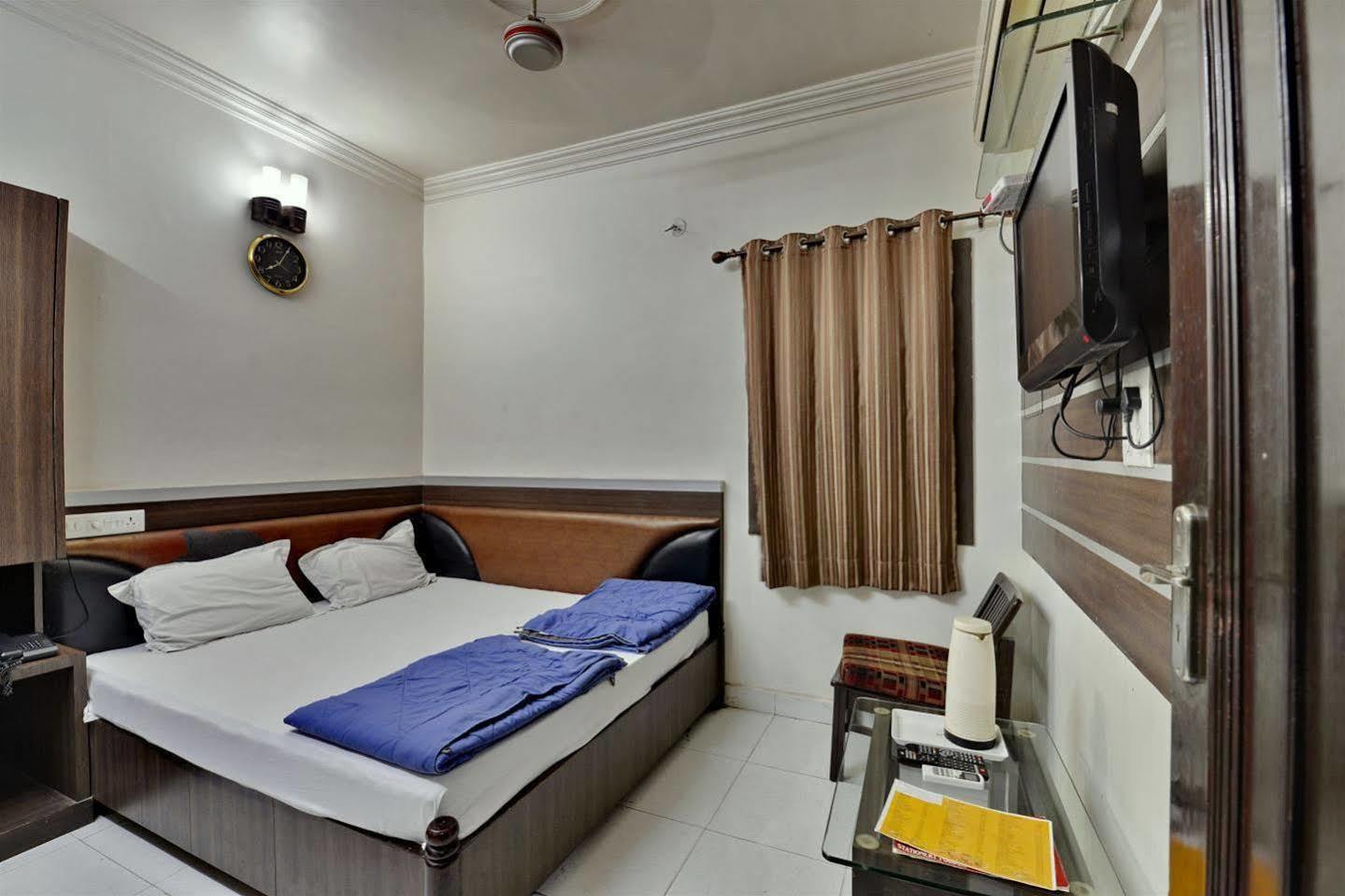 Hotel Kanishka Raipur  Ngoại thất bức ảnh